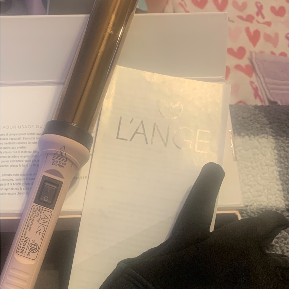 L’ANGE Ondule’ 32 MM Titanium Curling Wand Blush Rose Color